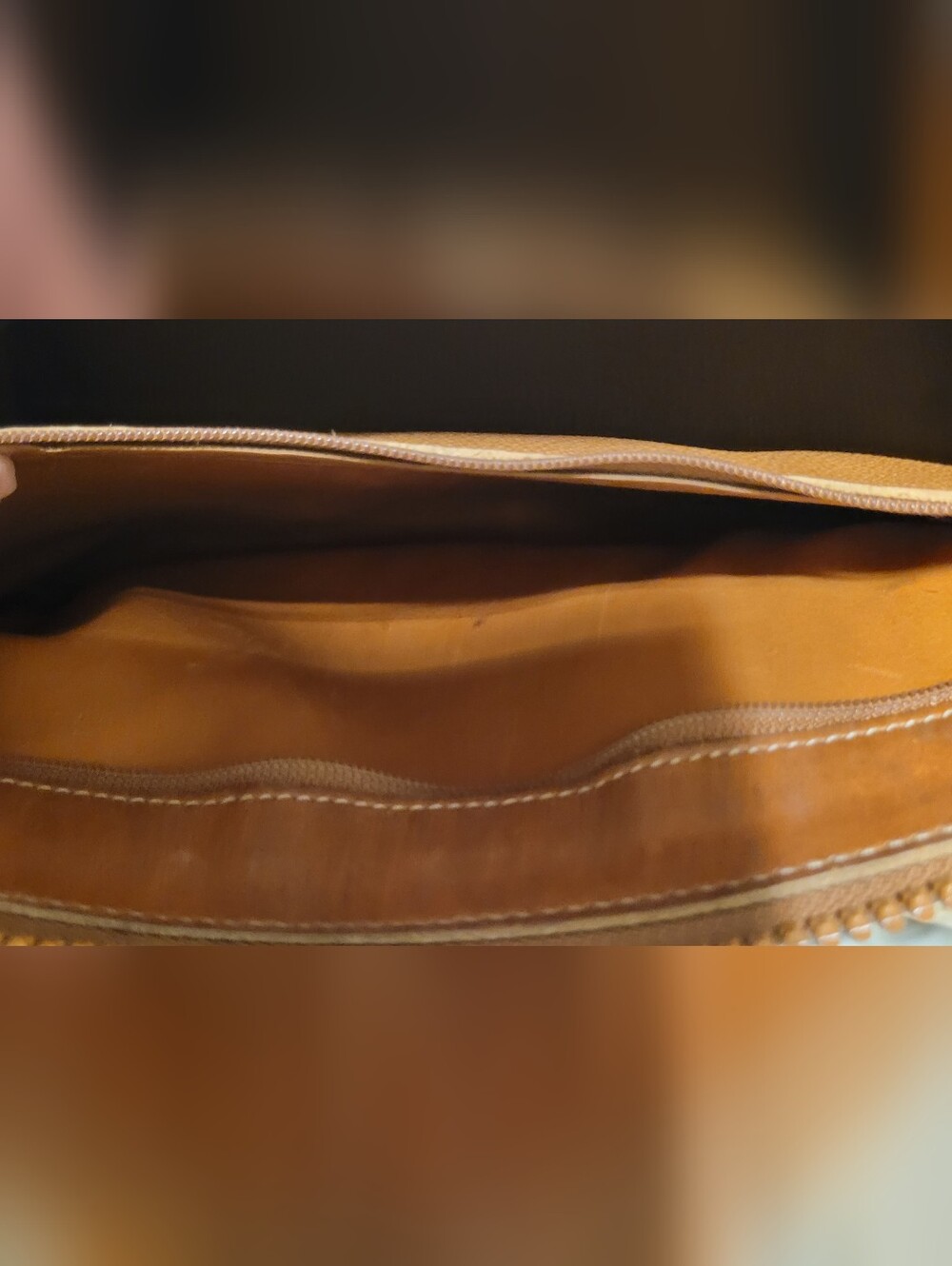 VTG Dooney & Bourke Tan Pebble LeatherTrim Satchel - GUC - Picture 10 of 14